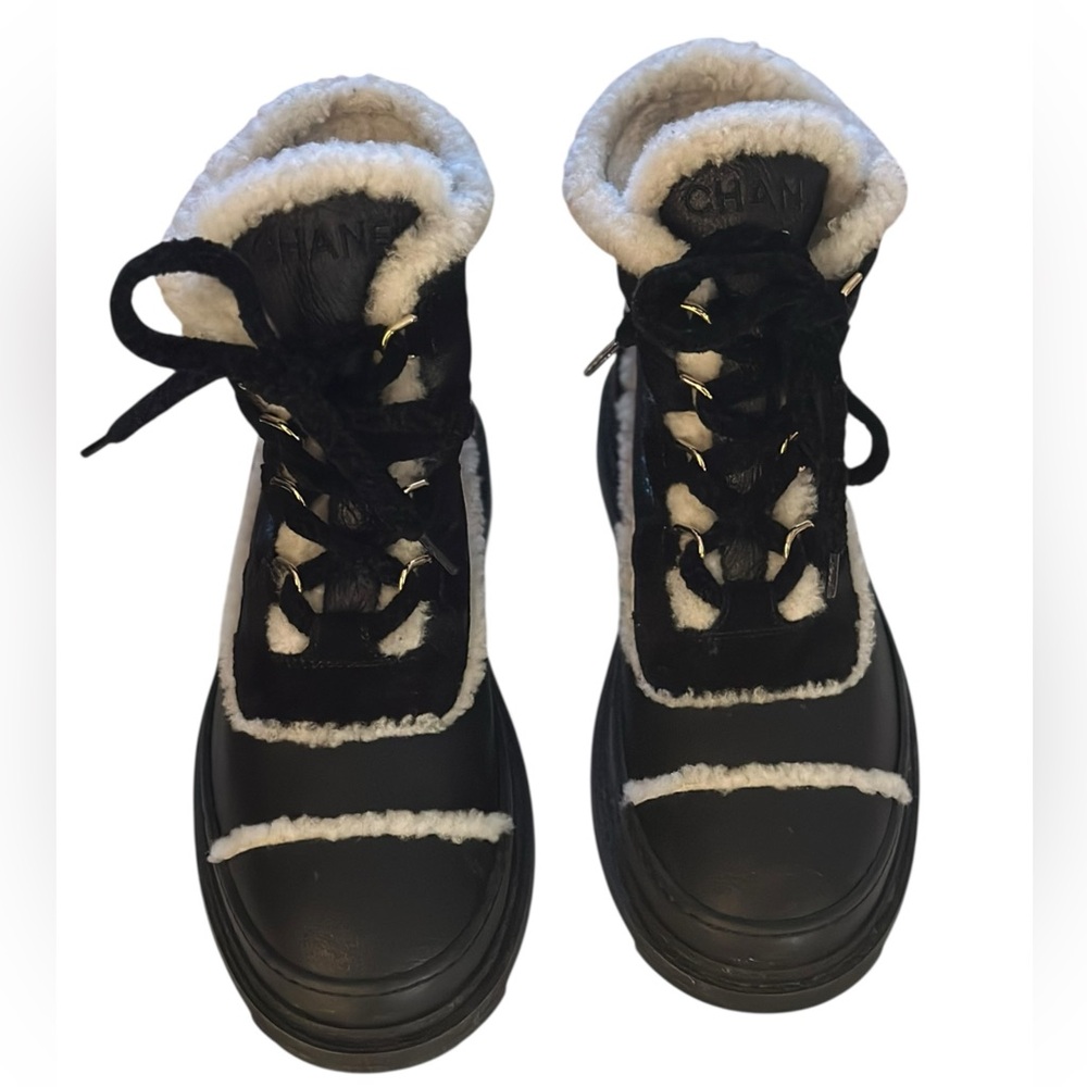 CHANEL Black Calfskin & White Shearling-Trim Lace-Up Sherpa Lined Combat Boots - Picture 2 of 15